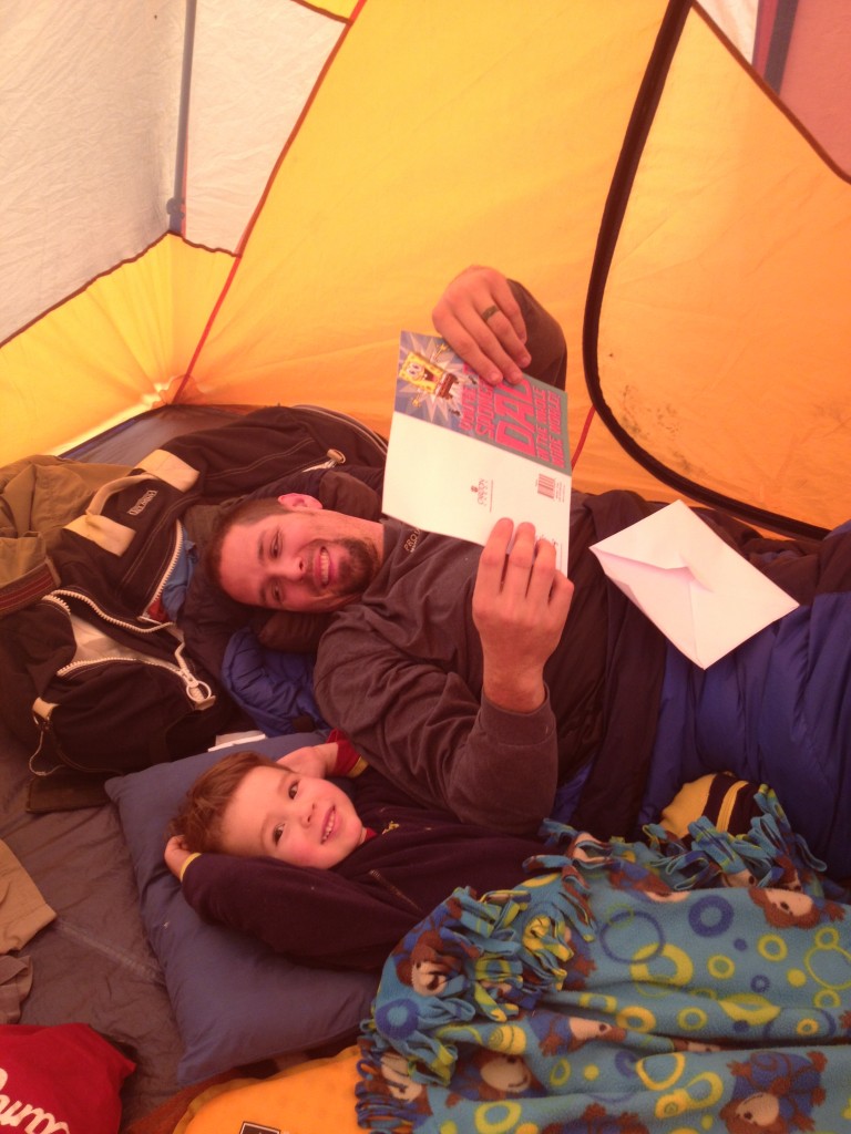 The Crag-kiddo giving his daddy some Father's Day love!